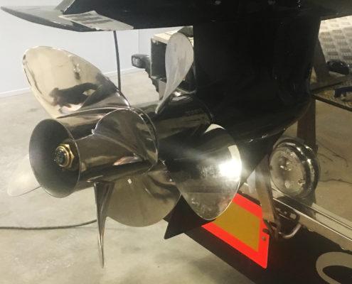 Leveren en monteren MerCruiser Bravo 3 SeaCore met Signature Propellers